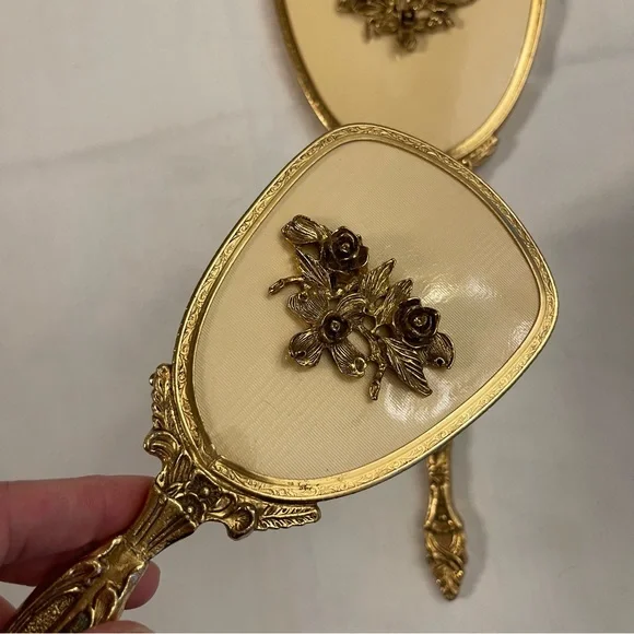 VINTAGE MIRROR & BRUSH SET